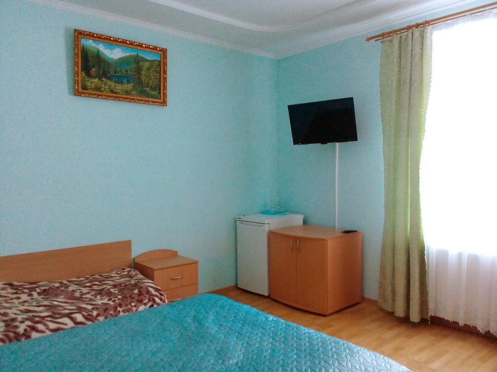 Sadiba "Lisova Pisnia" Hotel Sinyak  Exterior photo